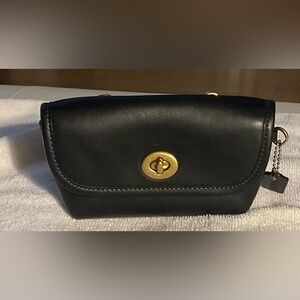 COACH Turnlock Flare belt bag